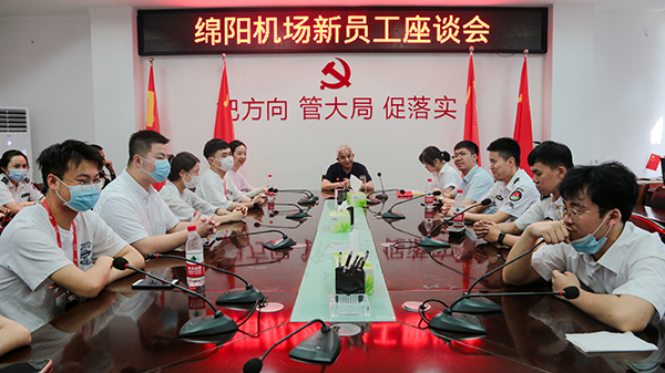 “助力鄉(xiāng)村振興，踐行艱苦奮斗” 將新員工黨性教育活動(dòng)搬到對(duì)口幫扶村4.jpg