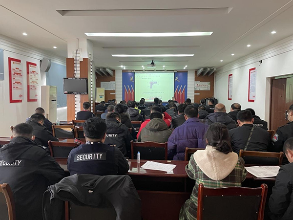 安檢站、消防護衛(wèi)部開展違禁物品檢查培訓.png